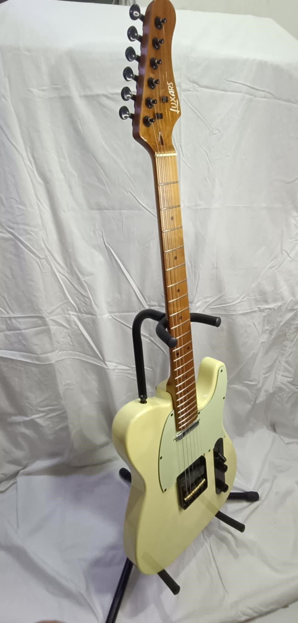 Luxars S-G17 Electric Guitar  (Vintage White) Picture